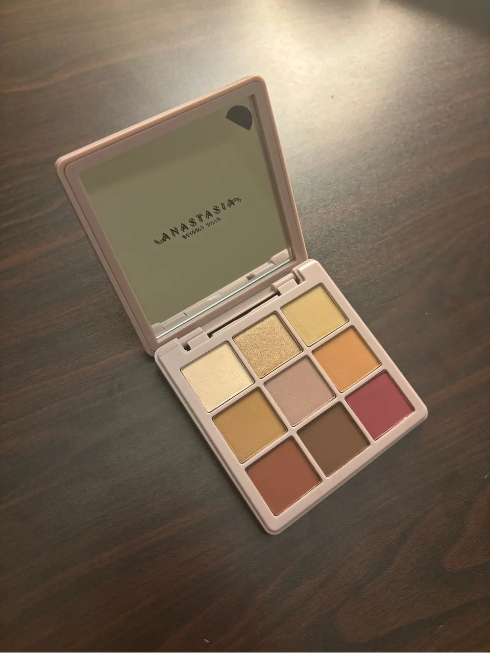 Anastasia Beverly Hills nine pan